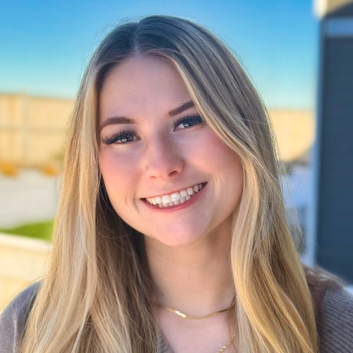Amyla headshot